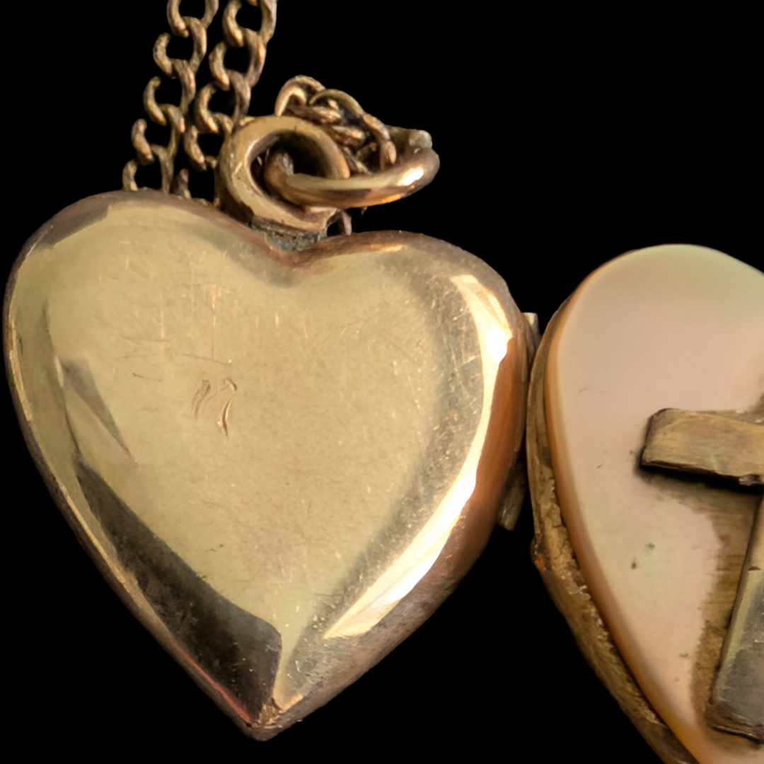 1940s/50s Mother of Pearl Heart Shaped Locket w/ Cross, incl. matching chain