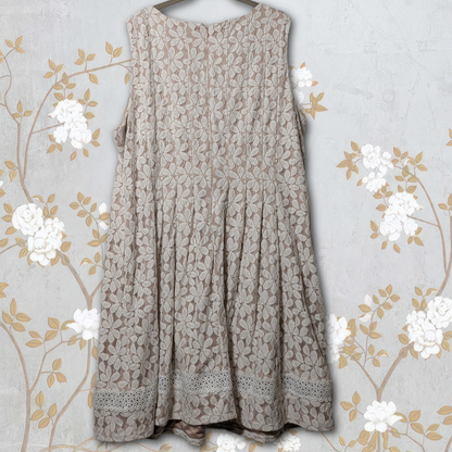 Jessica Howard Beige with White Floral Lace Sleeveless Cocktail Dress sz 16/XL