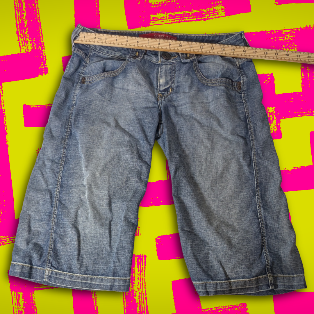 GUESS JEANS Capri Medium Blue Wash Denim US Women's 8/Jeans Size 29