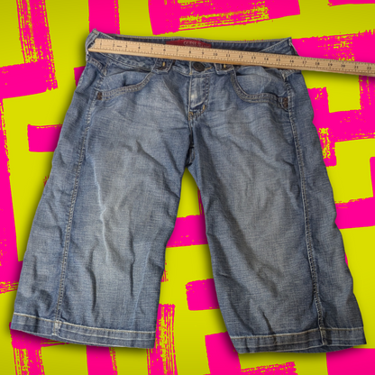 GUESS JEANS Capri Medium Blue Wash Denim US Women's 8/Jeans Size 29