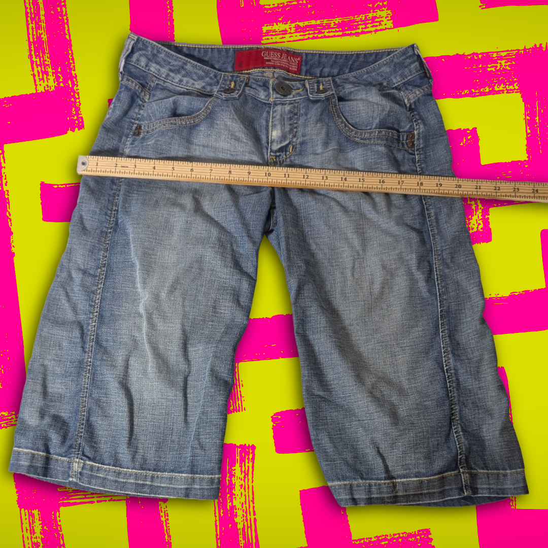 GUESS JEANS Capri Medium Blue Wash Denim US Women's 8/Jeans Size 29