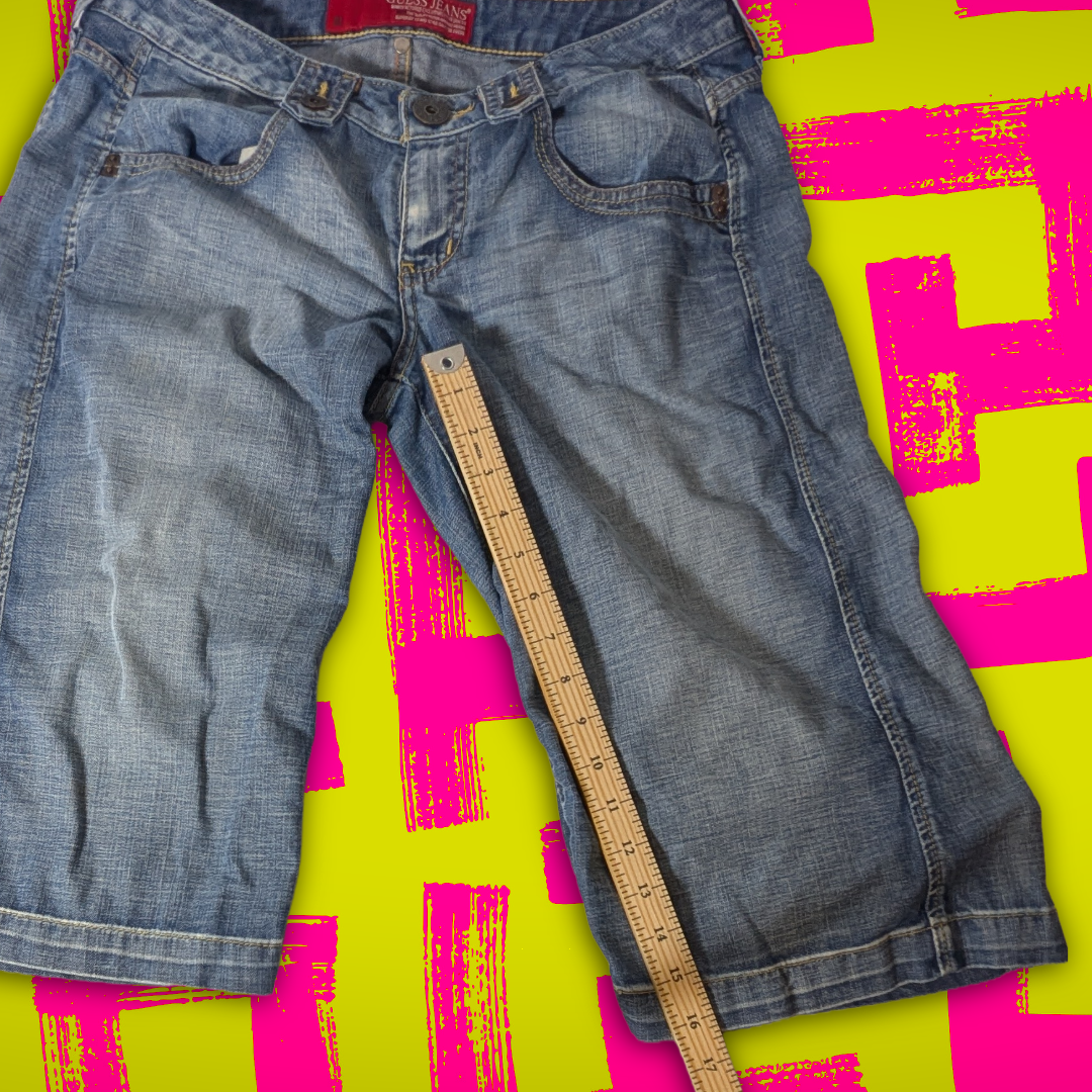 GUESS JEANS Capri Medium Blue Wash Denim US Women's 8/Jeans Size 29