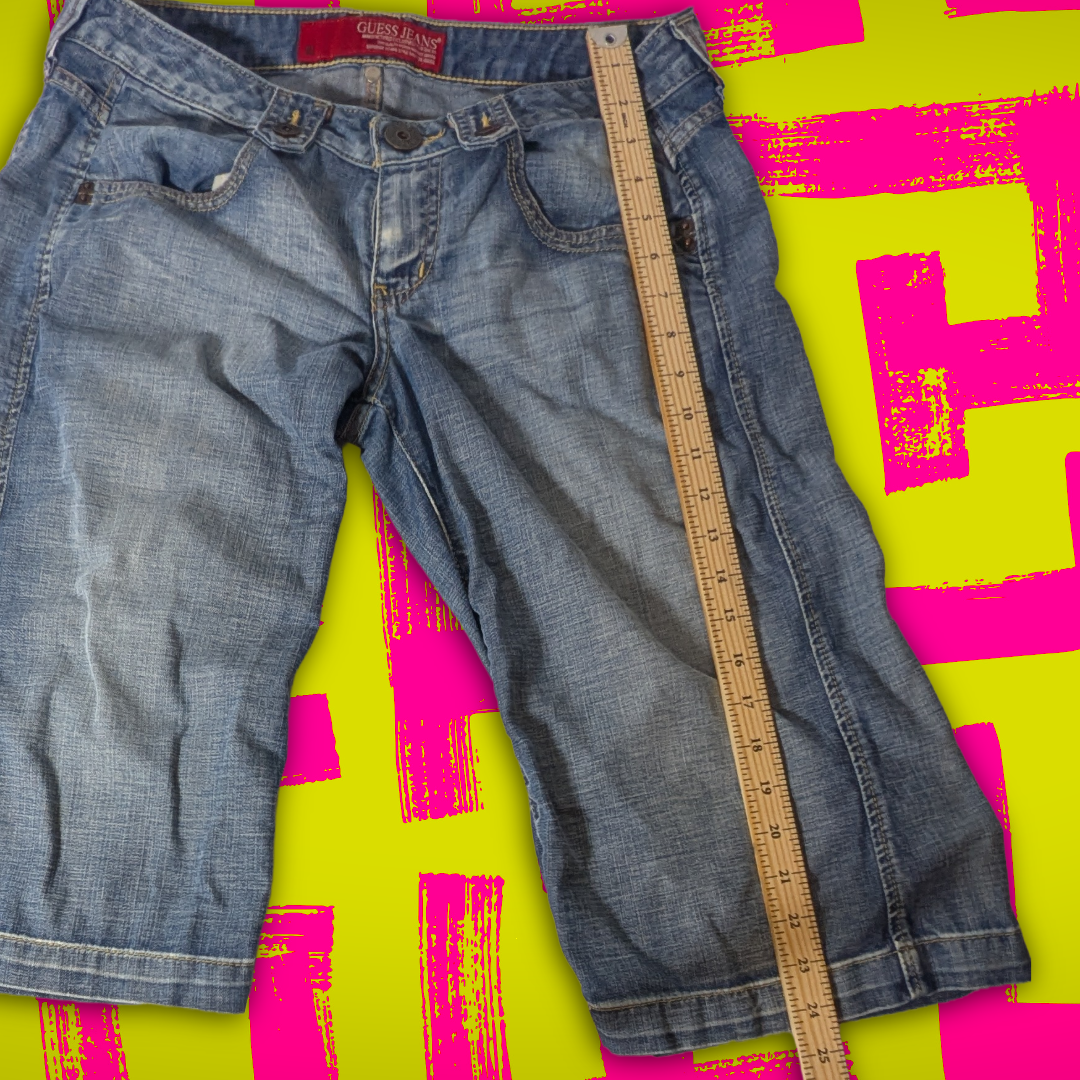 GUESS JEANS Capri Medium Blue Wash Denim US Women's 8/Jeans Size 29