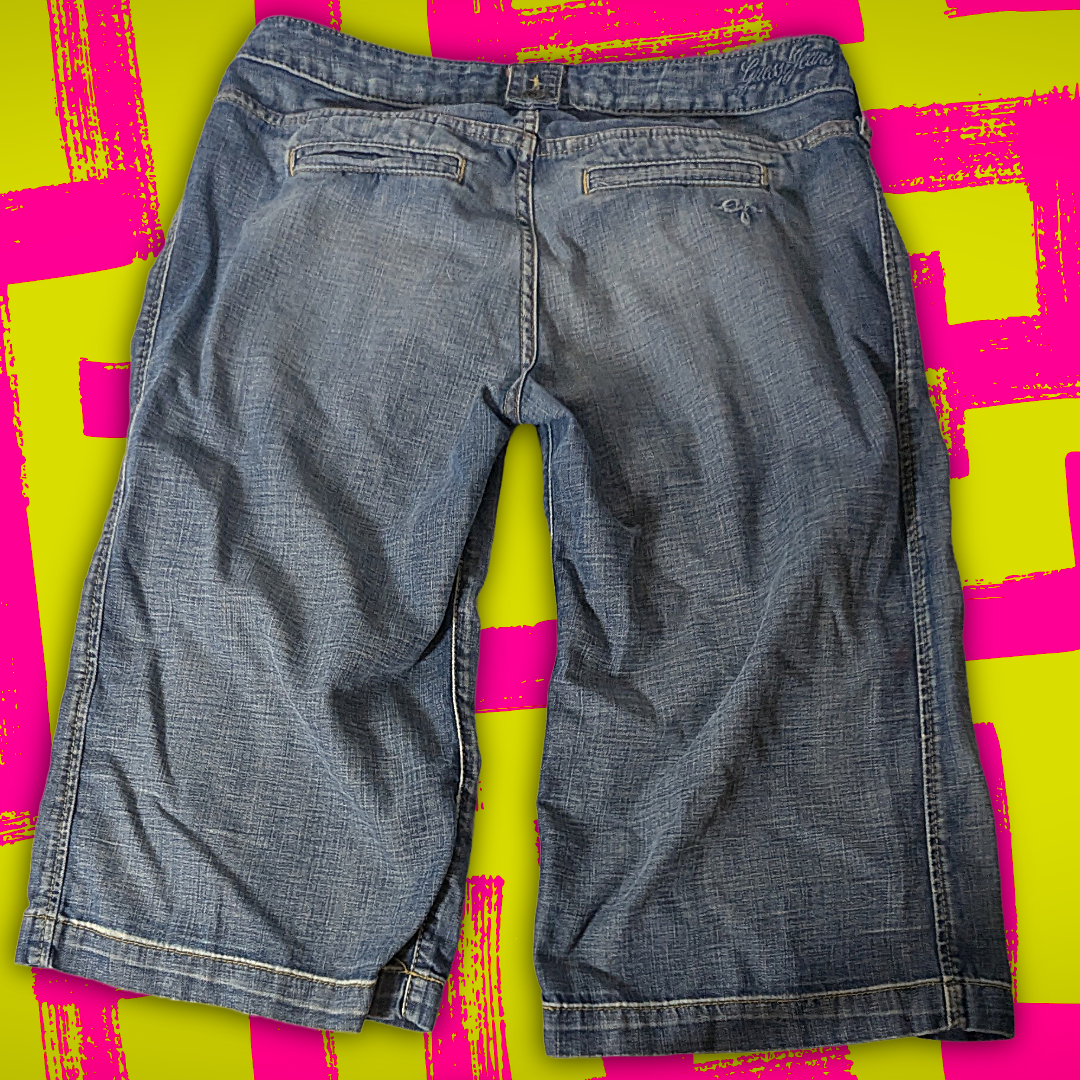 GUESS JEANS Capri Medium Blue Wash Denim US Women's 8/Jeans Size 29