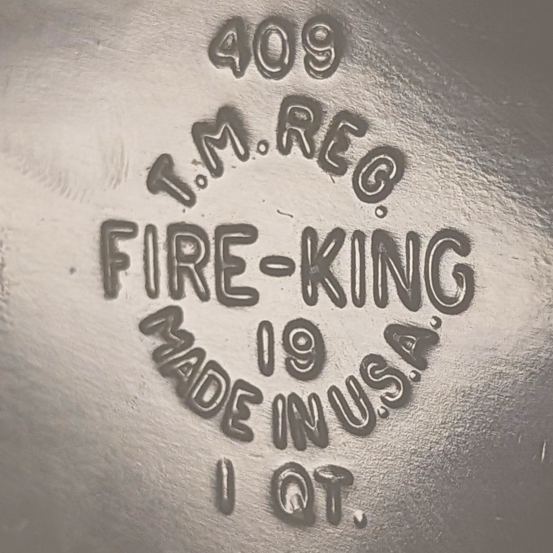 Anchor Hocking Fire-King Golden Wheat #409 1-Quart Loaf Pan/Casserole Dish